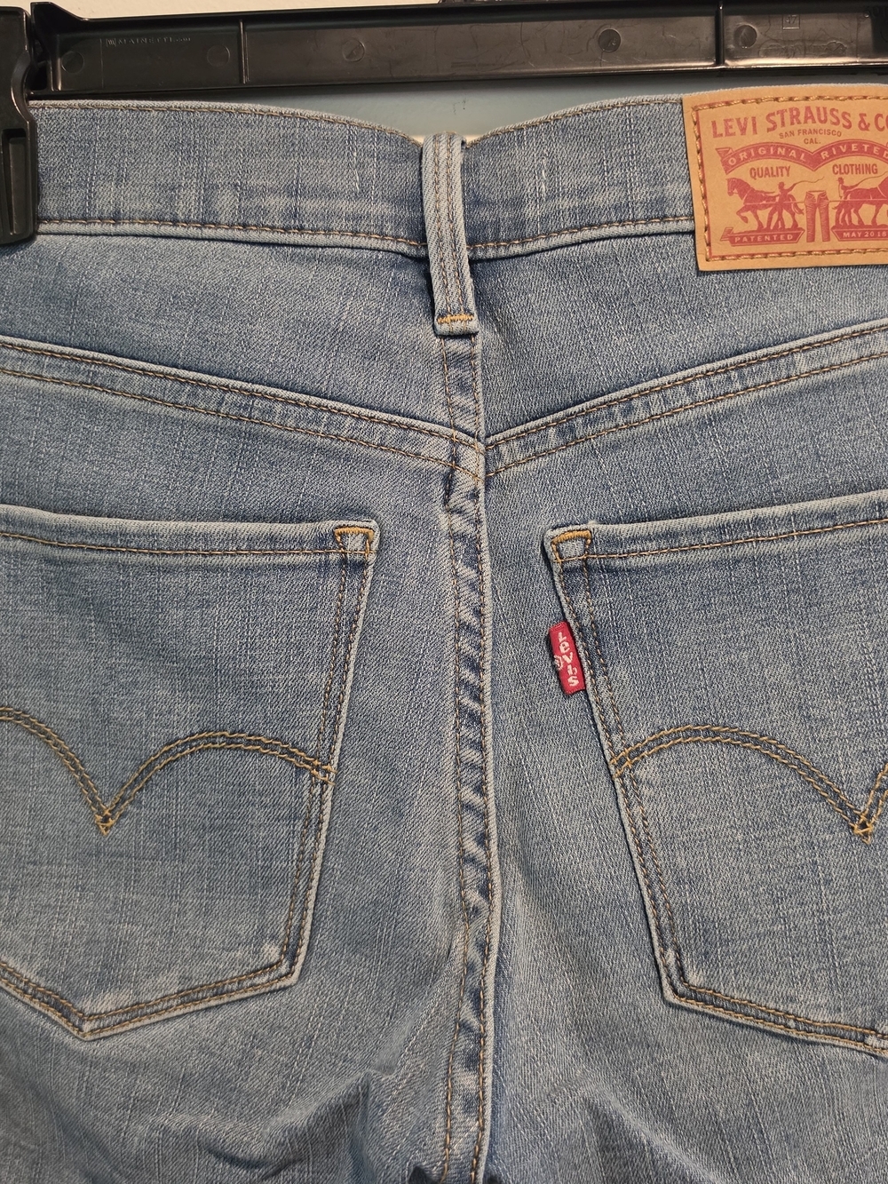 Levi's 311 Shaping Skinny Jeans Mid-Rise Blue Denim W26 L28 - OBO - Picture 3 of 5